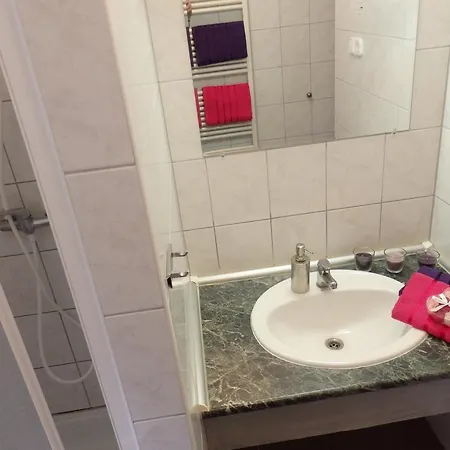 Sub Rosa Apartman *